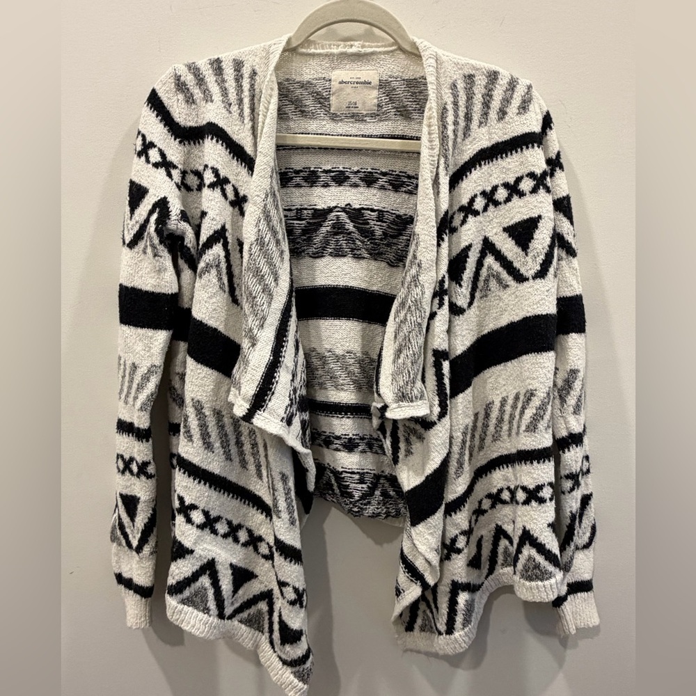 Abercrombie & Fitch Black and White‎ Aztec Open-Front Cardigan
